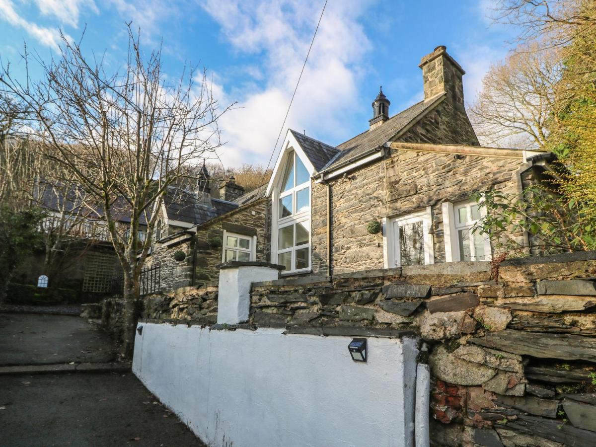 Villa Yr Hen Ysgol, The Old School à Porthmadog Extérieur photo